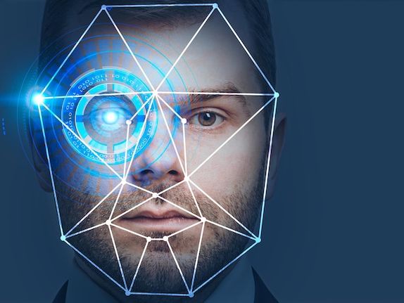 Technologie identyfikacji twarzy w nowoczesnych systemach bezpieczeństwa – jak działają i dlaczego są skuteczne?
